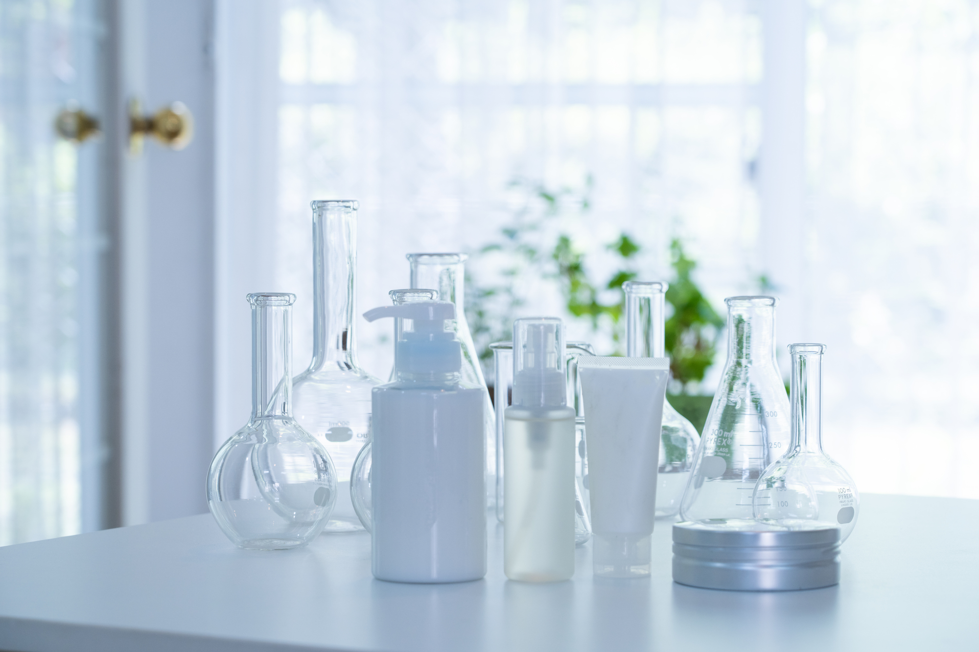 肌を守る正しいクレンジングのポイントとは?